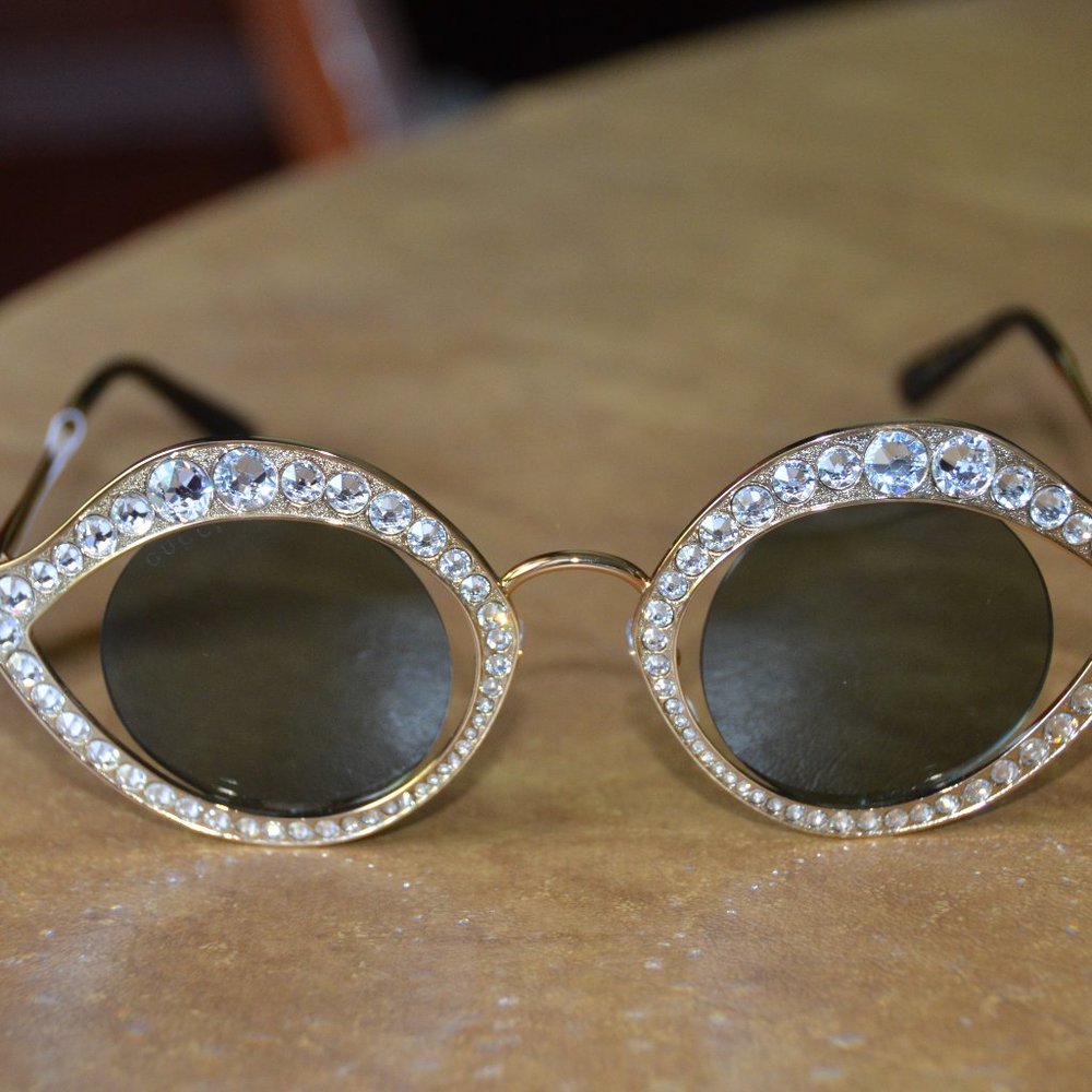 NWOT RARE SPECIAL EDITION GUCCI EMBELLISHED CRYSTAL LIPS CAT EYE SUNGLASSES